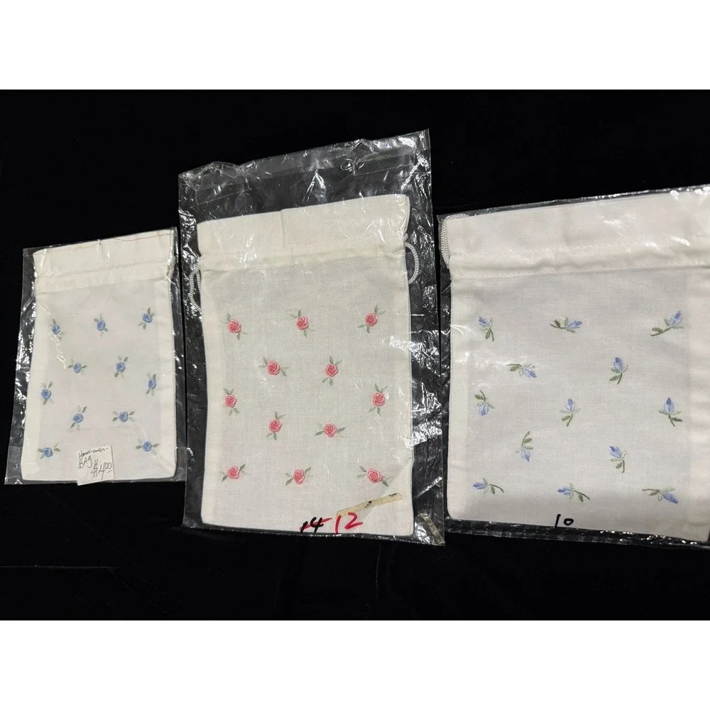 Lot of 3 New VTG White Floral Embroidery Drawstring Gift Bag‎ Jewelry Storage